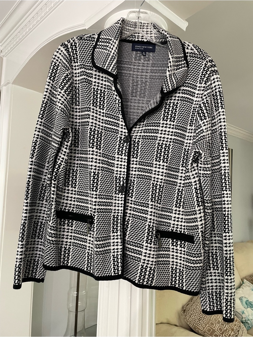 Jones New York Signature women’s size XL Black and White Plaid Knit Blazer